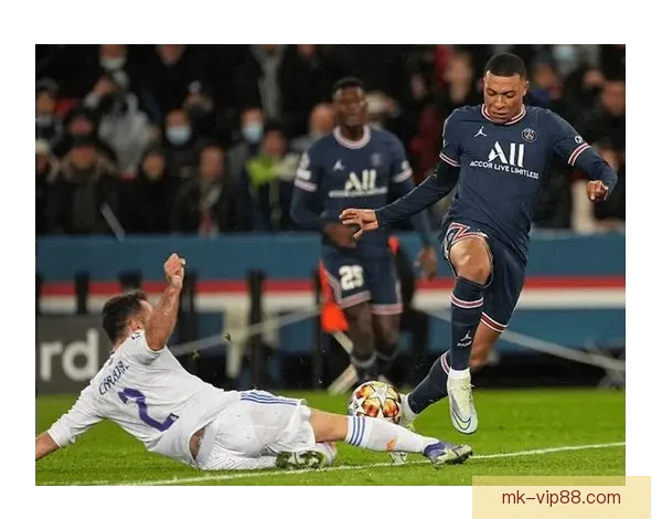 以萨福诺夫自述门将风格朗斯防守不给对手破门机会